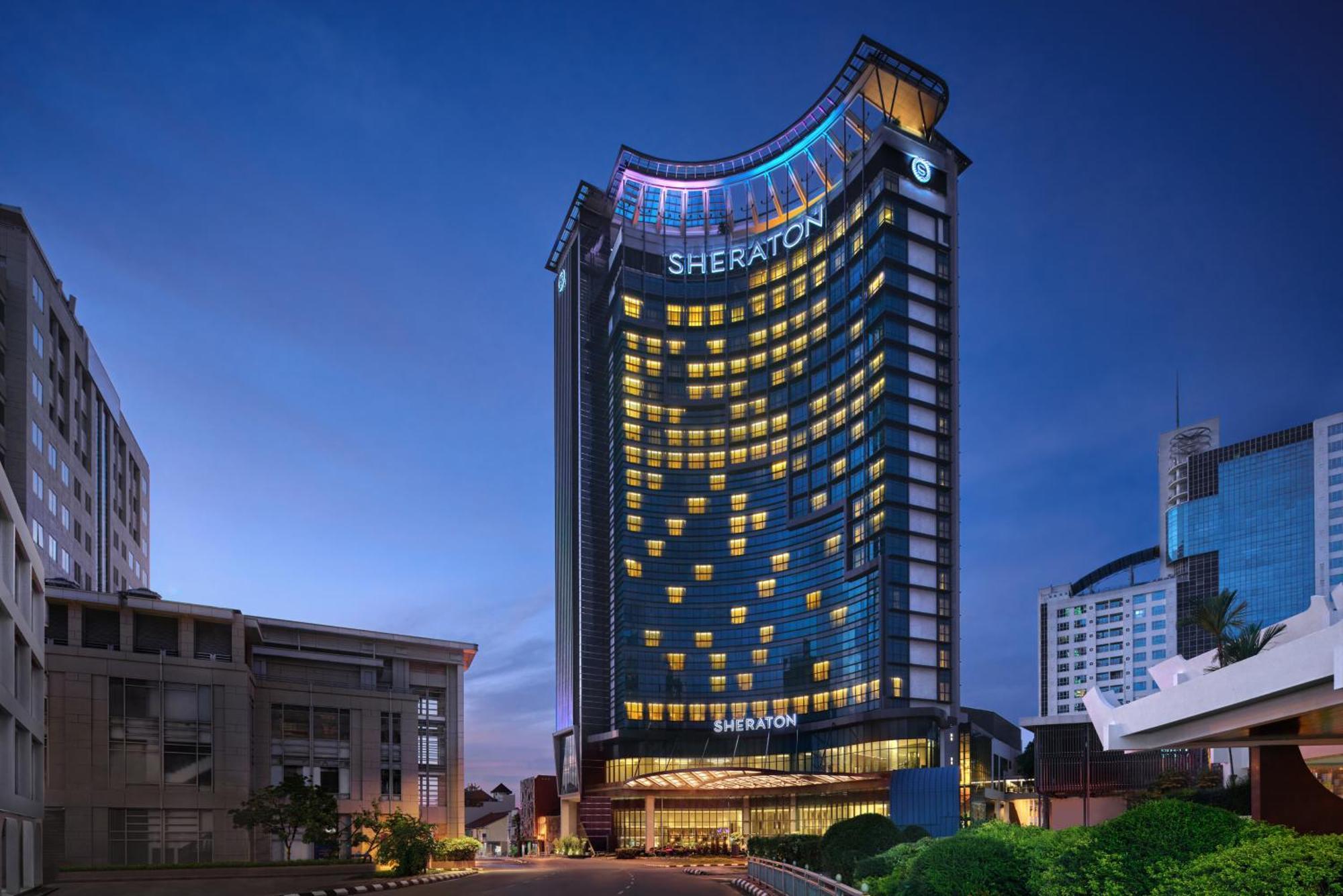 Sheraton Kuching Hotel Exterior photo